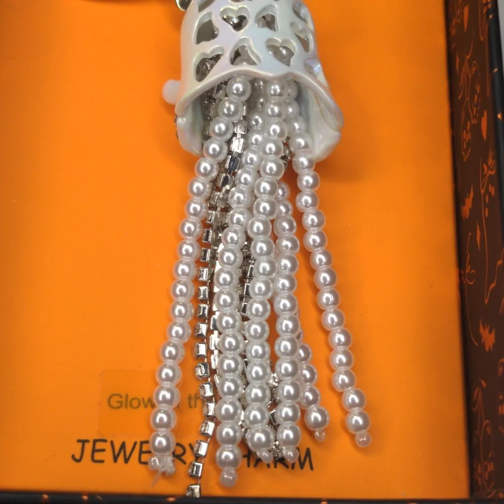 Betsey Johnson Halloween Ghost Key Fob Purse Charm Glow In The Dark Pearl Dangle
